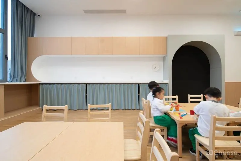 建筑师设计了一个1180平米幼儿早教机构，用设计守护着儿童在成人以前的纯粹与天真