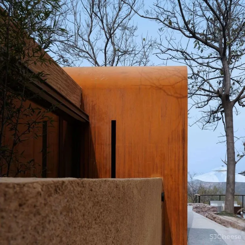 河南夫妻分居20年,改造出极致婚房:住窑洞、泡温泉