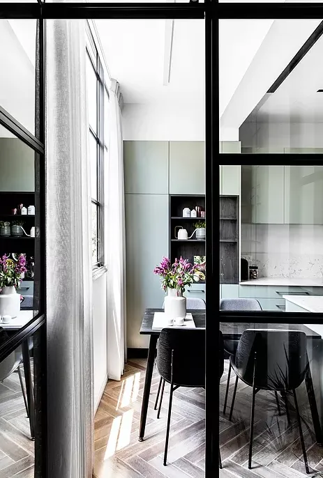 一座60平米的老屋翻新,不仅明媚灵动,还用上了近期大火的各种玻璃!