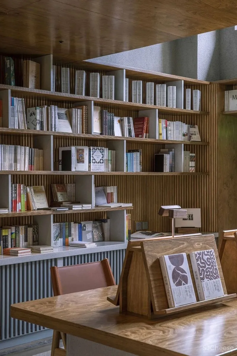 被倾听的书店空间设计