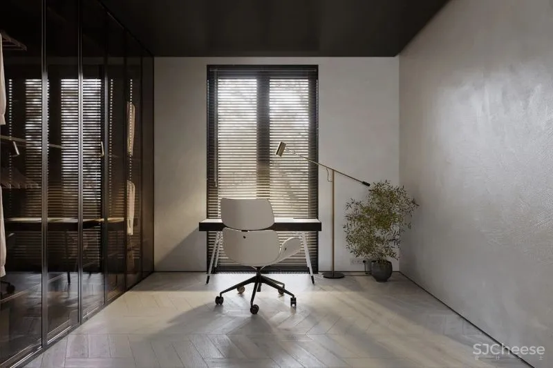 黑与白搭档的轻奢空间