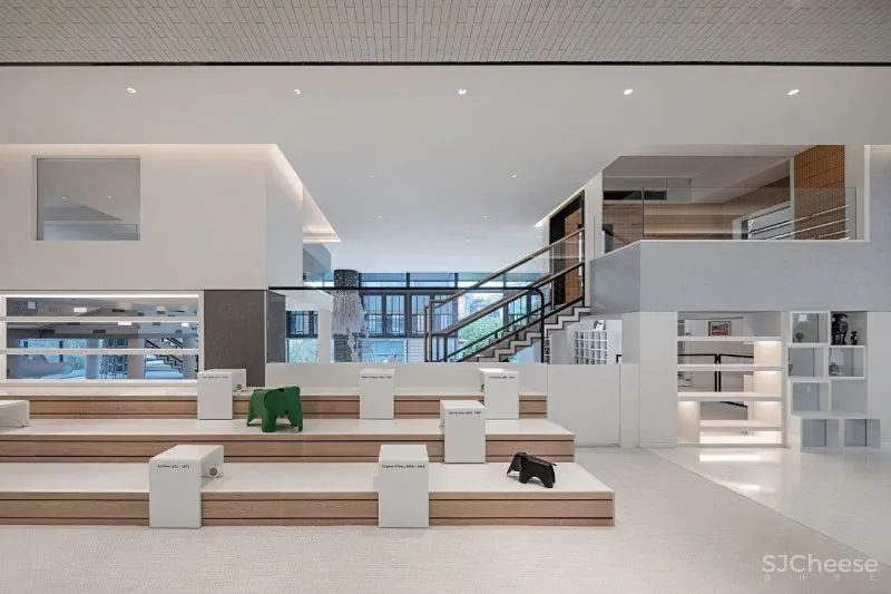 MEIYI 英皇儿童艺术学院 随时序流动的空间画布