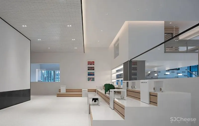 MEIYI 英皇儿童艺术学院 随时序流动的空间画布