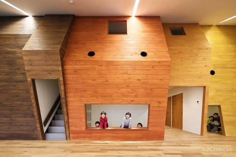 2021年首个火爆朋友圈的日本幼儿园,有钱人家的孩子无法想象的快乐!