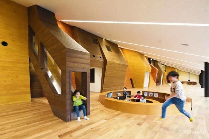 2021年首个火爆朋友圈的日本幼儿园,有钱人家的孩子无法想象的快乐!