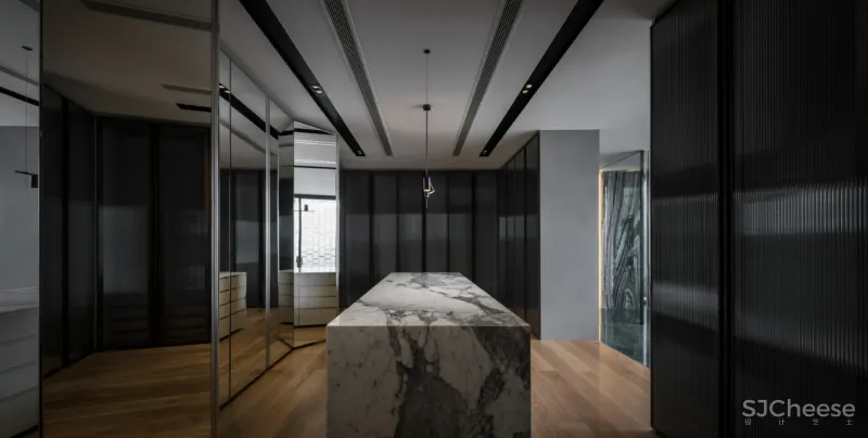 950㎡ 双层别墅,用光影做最美的装饰