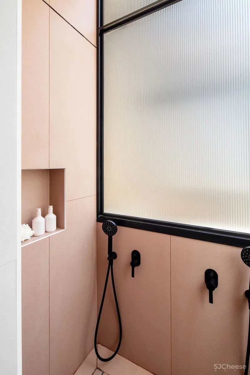 一座60平米的老屋翻新,不仅明媚灵动,还用上了近期大火的各种玻璃!