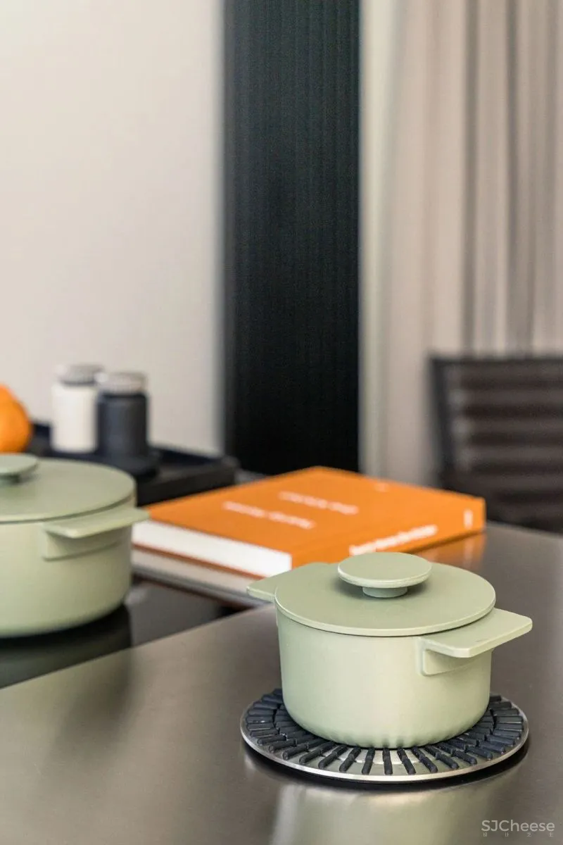 原木色碰撞高级灰,130㎡ 的家简约又有质感