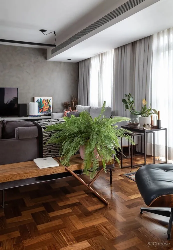 这个冷酷又温暖的生活家,让一个粗犷男人用起了粉色调!