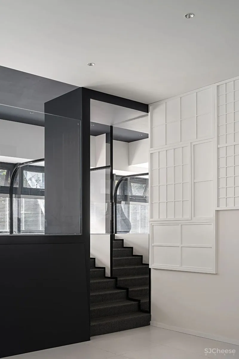 MEIYI 英皇儿童艺术学院 随时序流动的空间画布