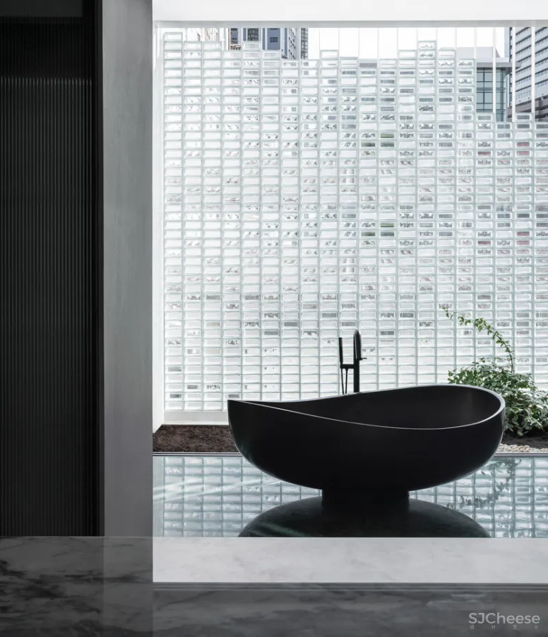 950㎡ 双层别墅,用光影做最美的装饰