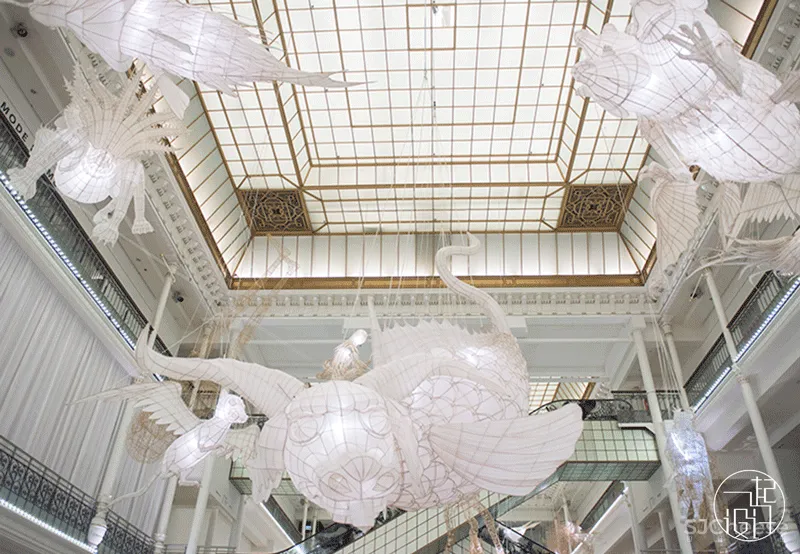 中庭的装置设计,就该有这样的创意