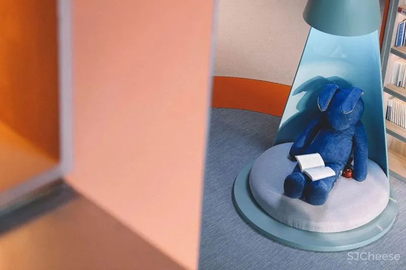 源于安徒生的设计灵感,钢筋水泥下的童话书屋 宇合光年