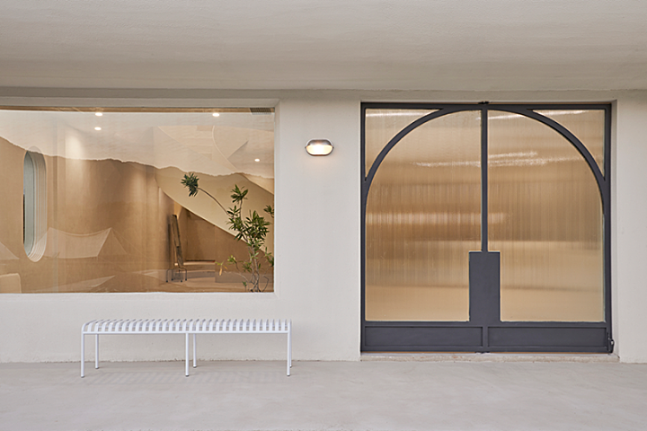 也间设计 • 叶增敏｜重塑高级“裸”感美学，侘寂风艺术摄影空间中的白月光