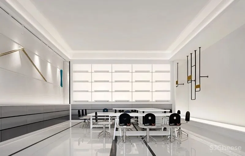 MEIYI 英皇儿童艺术学院 随时序流动的空间画布