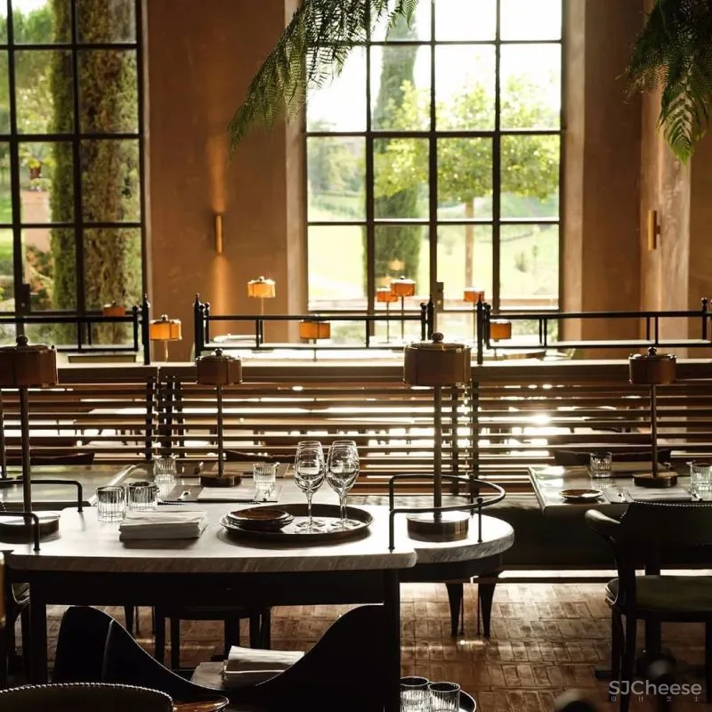 永 恒 的 静 修 一千多年历史的意大利城堡庄园酒店揭幕!