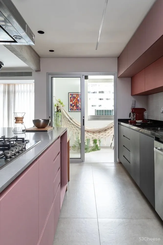 这个冷酷又温暖的生活家,让一个粗犷男人用起了粉色调!