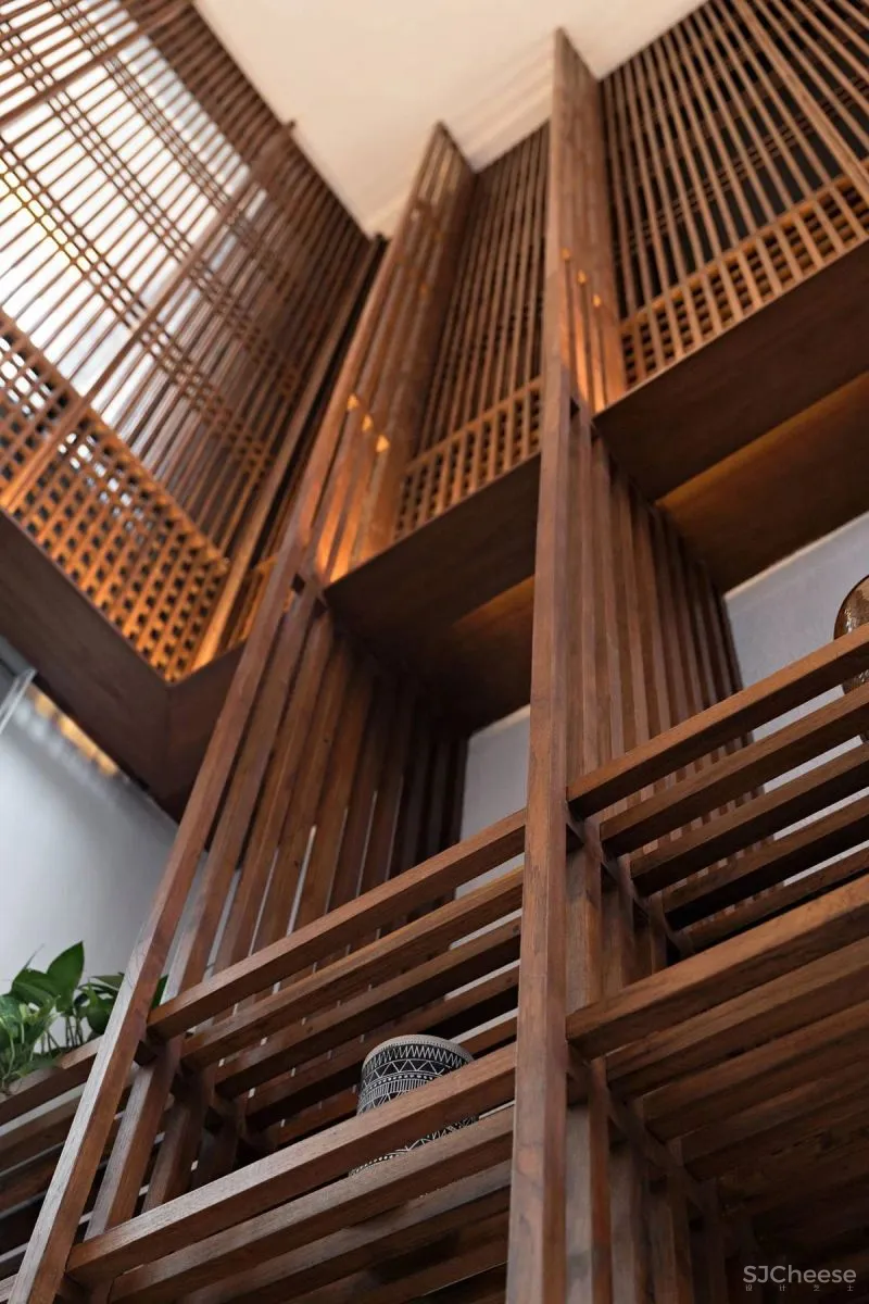 Serene Timber Screen House in Jakarta