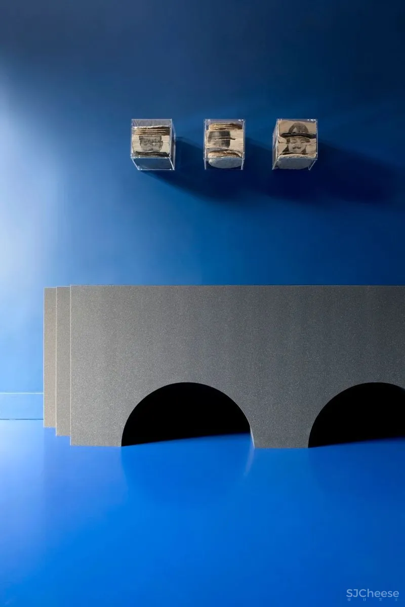 充满蓝调的公寓,用色太前卫了!