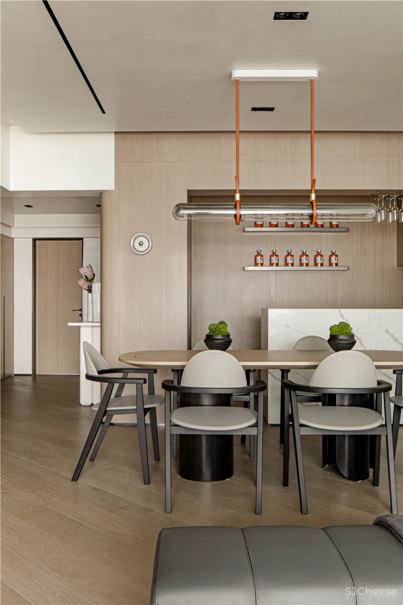 一个人的豪宅!90小伙买下195㎡江景房,猫房装「空调」,真的凡尔赛!