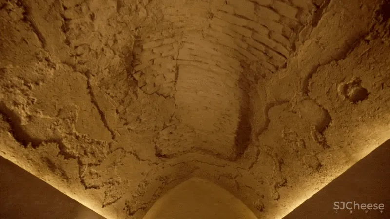 河南夫妻分居20年,改造出极致婚房:住窑洞、泡温泉