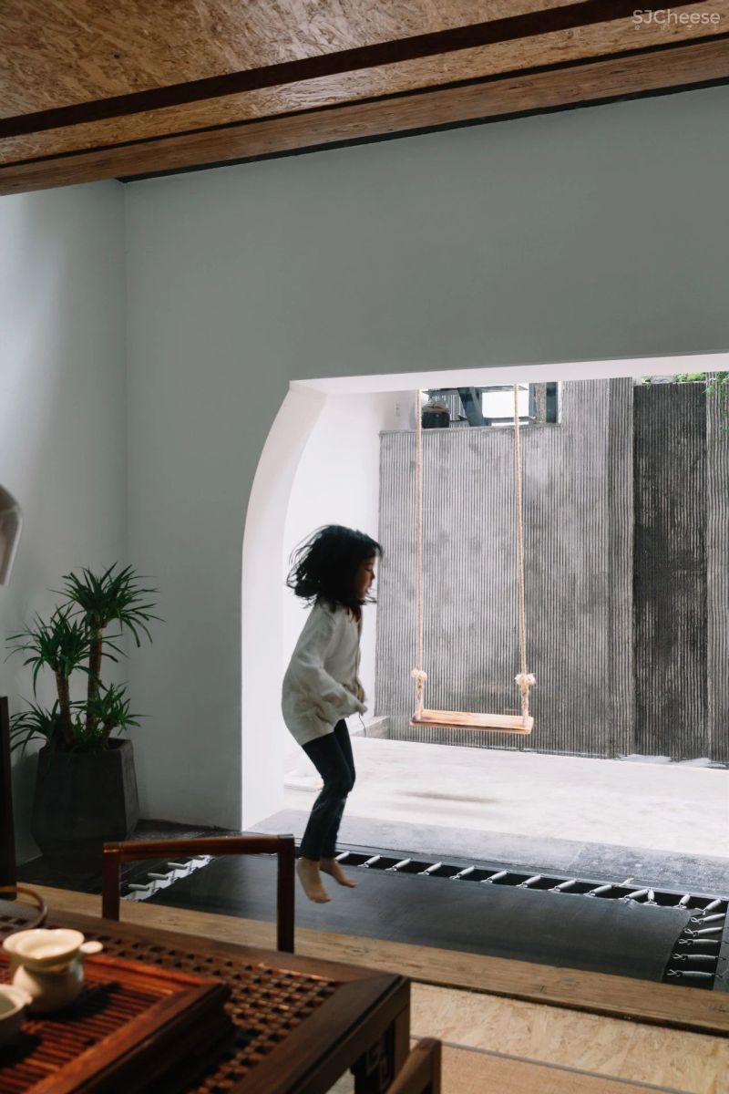 重庆鬼才设计师,教科书级别改造,地窖变身阳光房