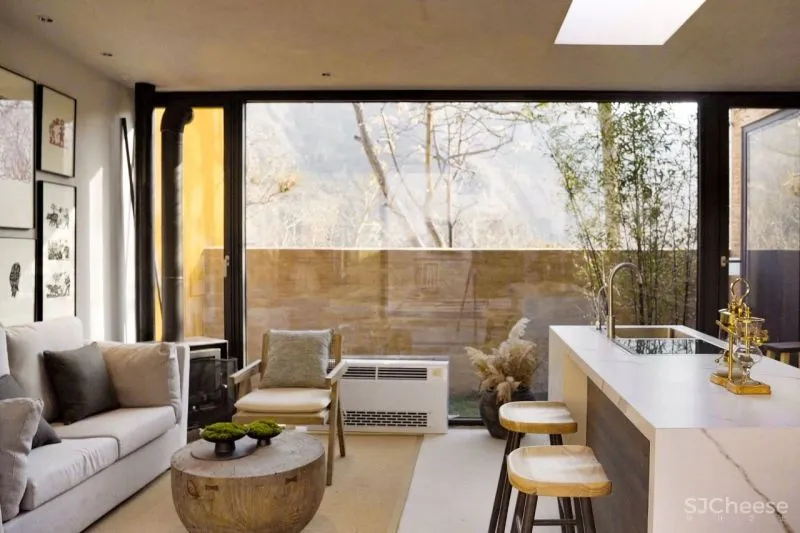 河南夫妻分居20年,改造出极致婚房:住窑洞、泡温泉