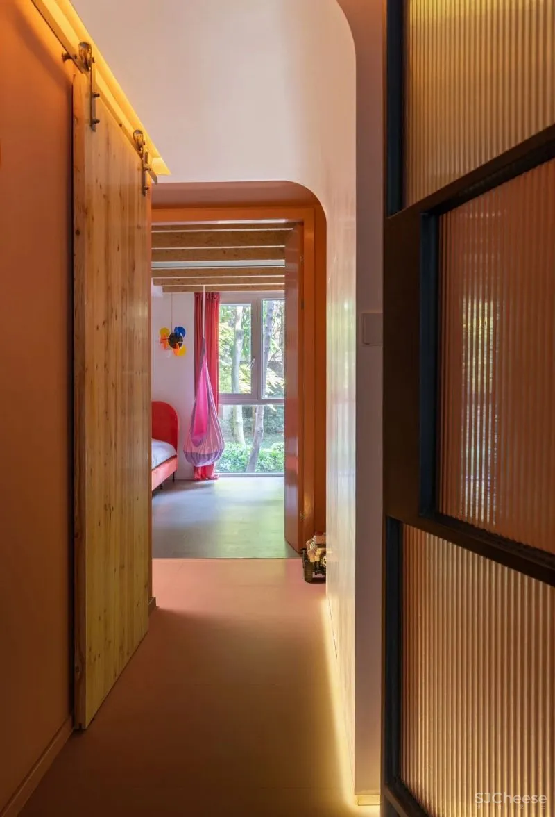 重庆鬼才设计师,教科书级别改造,地窖变身阳光房