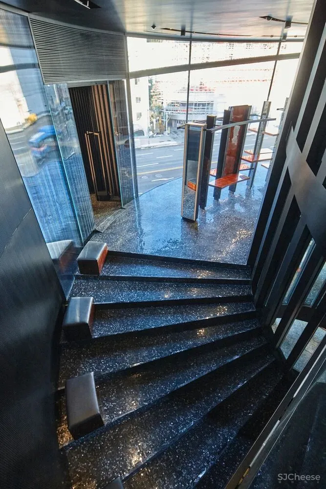 让·努维尔新作:D-G首尔旗舰店,被包裹的‘圆柱’