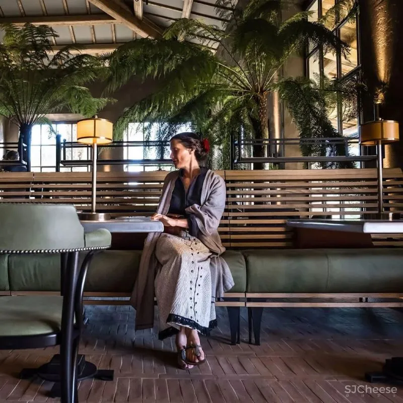 永 恒 的 静 修 一千多年历史的意大利城堡庄园酒店揭幕!