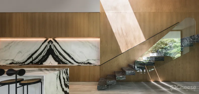 950㎡ 双层别墅,用光影做最美的装饰