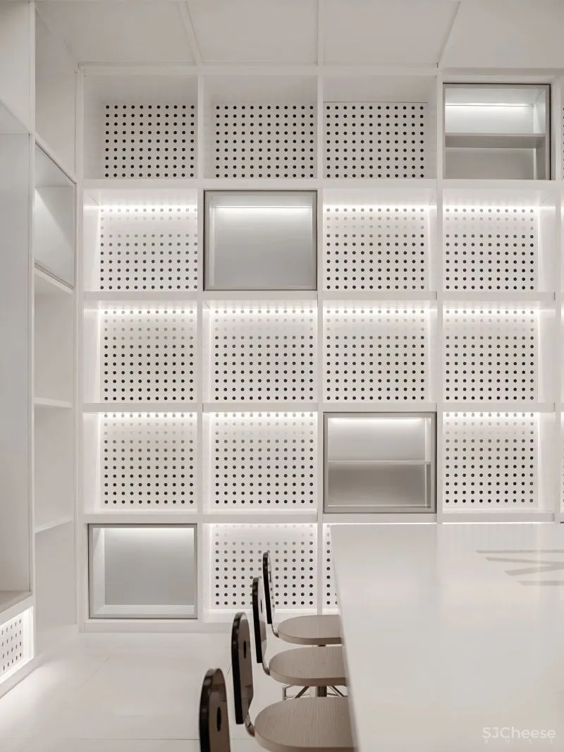 MEIYI 英皇儿童艺术学院 随时序流动的空间画布