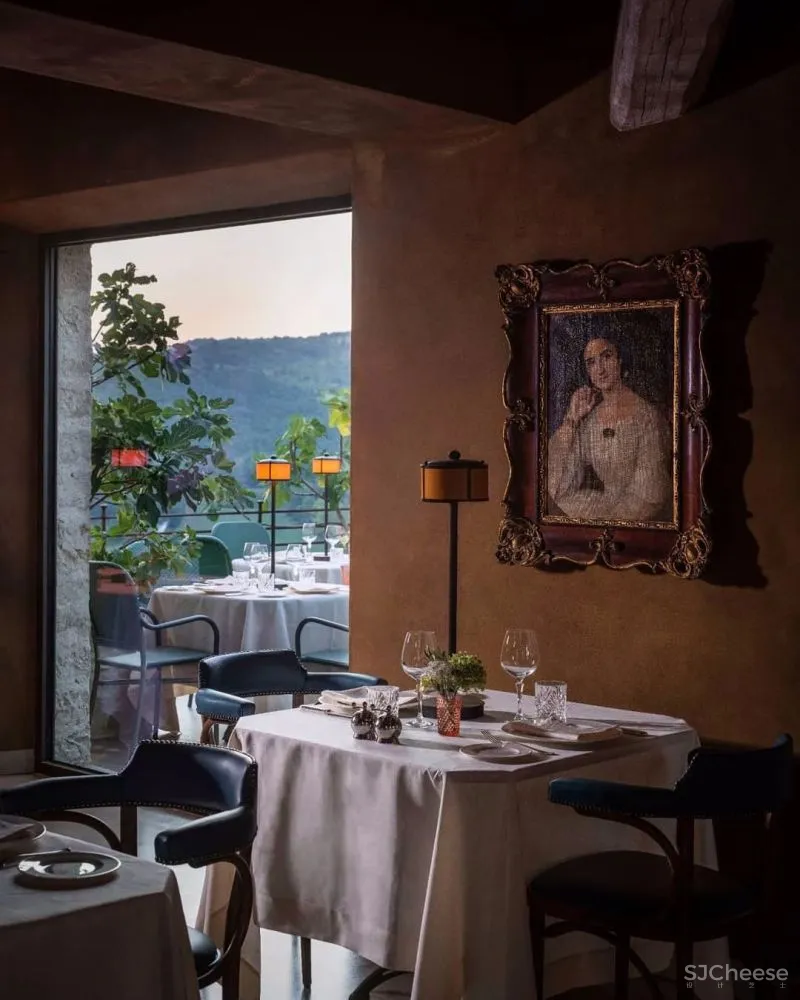 永 恒 的 静 修 一千多年历史的意大利城堡庄园酒店揭幕!