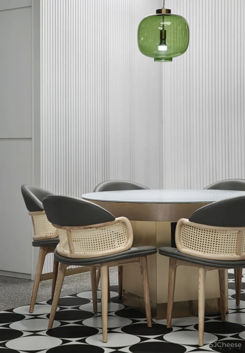 【艺鼎新作·小肥羊】漫步蓝天白云下，抱着火锅牧牛羊