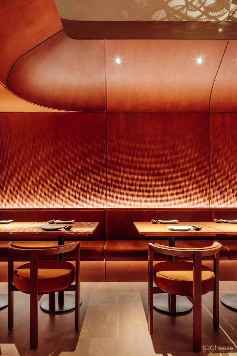 HIGHLIGHTING NATURAL MATERIALS RESTAURANT NÓMADA IN LISBON