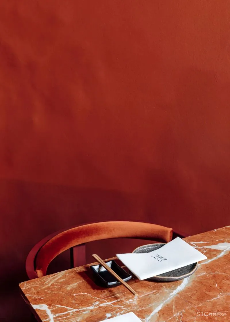 HIGHLIGHTING NATURAL MATERIALS RESTAURANT NÓMADA IN LISBON