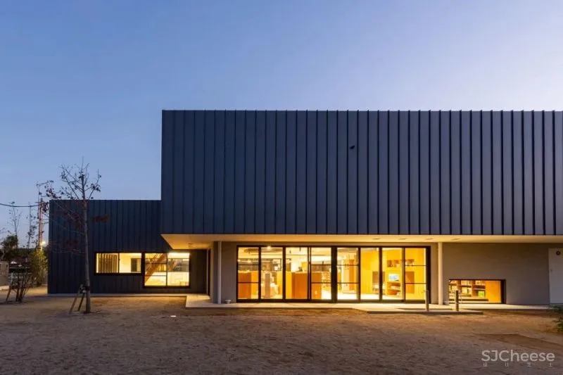 2021年首个火爆朋友圈的日本幼儿园,有钱人家的孩子无法想象的快乐!