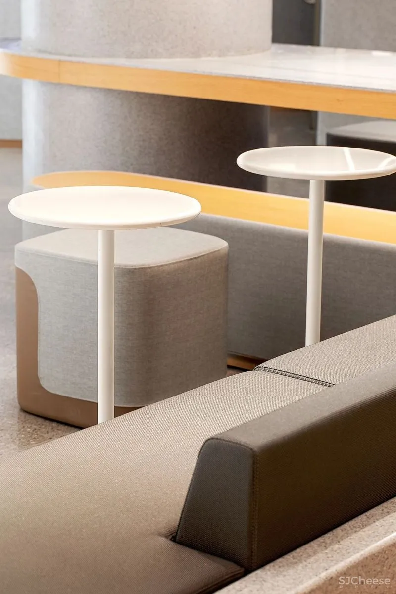 UND 深圳喜茶宠物友好主题店,萌宠社交,趣味十足