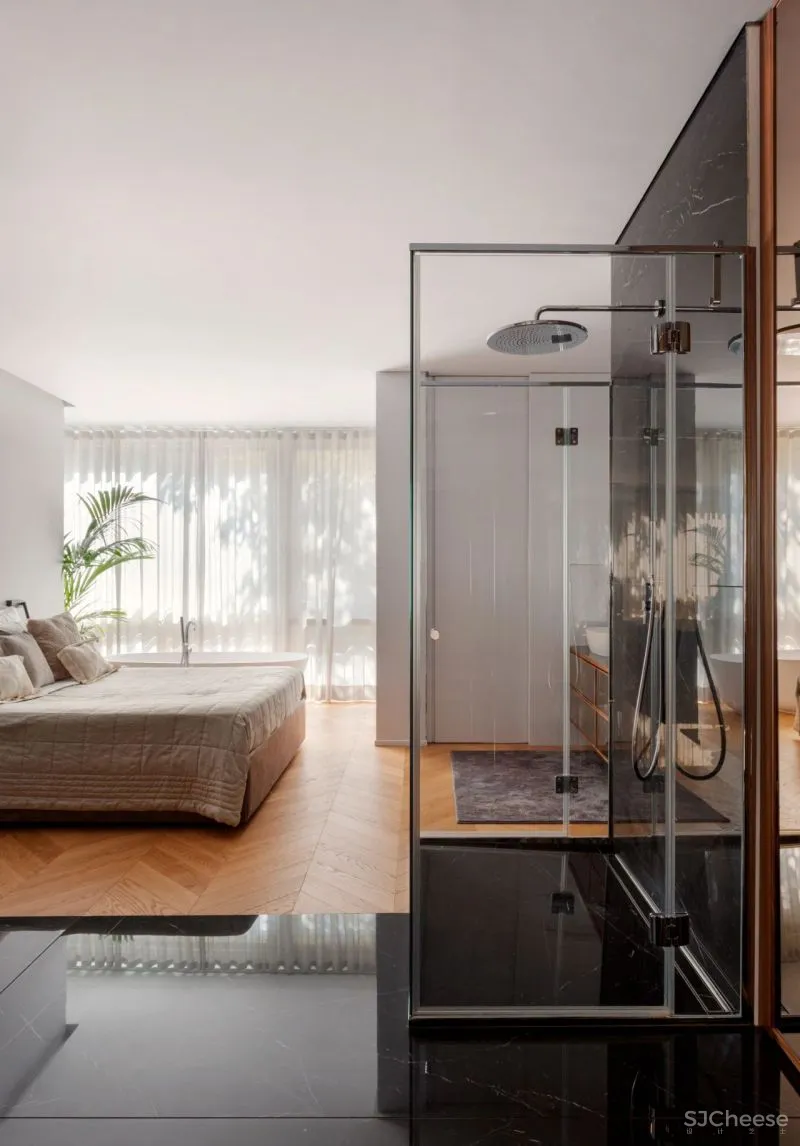 250㎡公寓大爆改,诠释出欧洲古典气质!