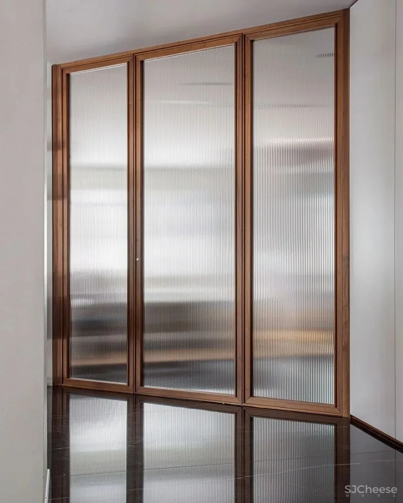 250㎡公寓大爆改,诠释出欧洲古典气质!