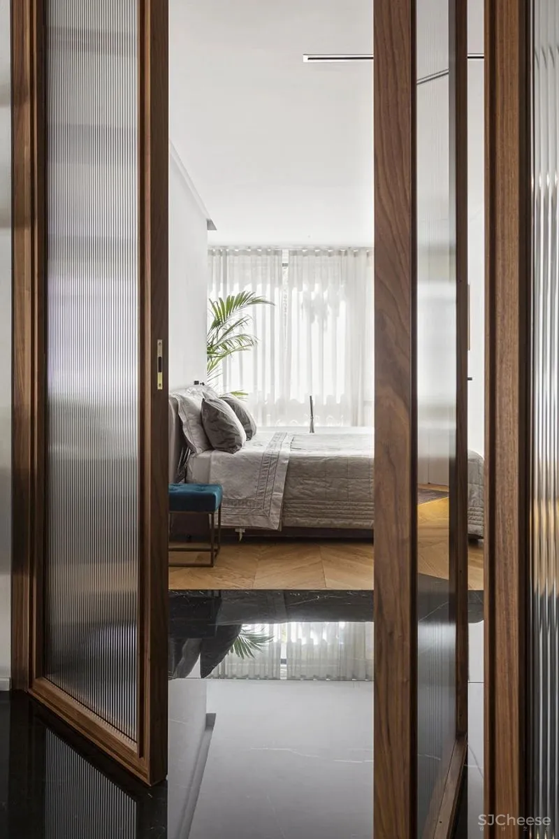 250㎡公寓大爆改,诠释出欧洲古典气质!