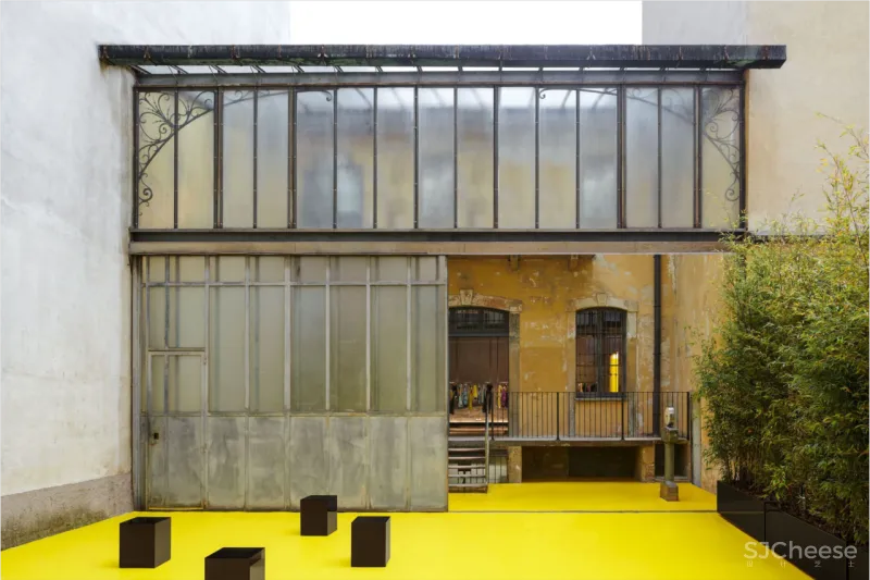 运动鞋品牌Onitsuka Tiger(鬼塚虎),米兰旗舰店设计