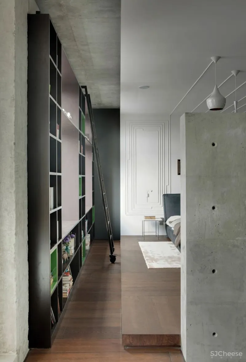 一条动线贯穿整个180平米住宅,在开放式空间中保持独立是怎么做到的?