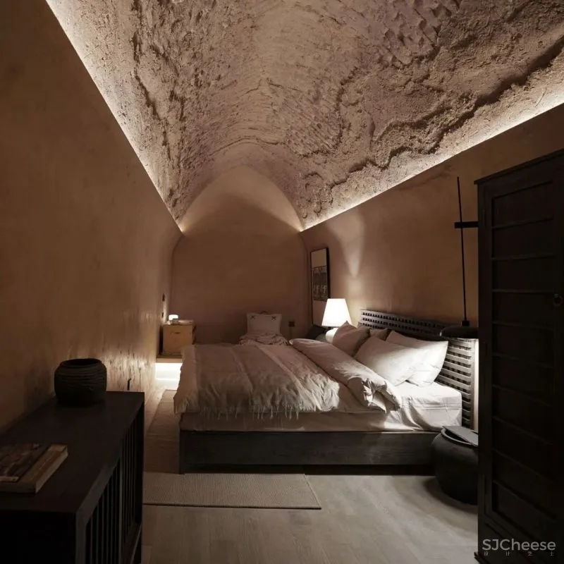 河南夫妻分居20年,改造出极致婚房:住窑洞、泡温泉