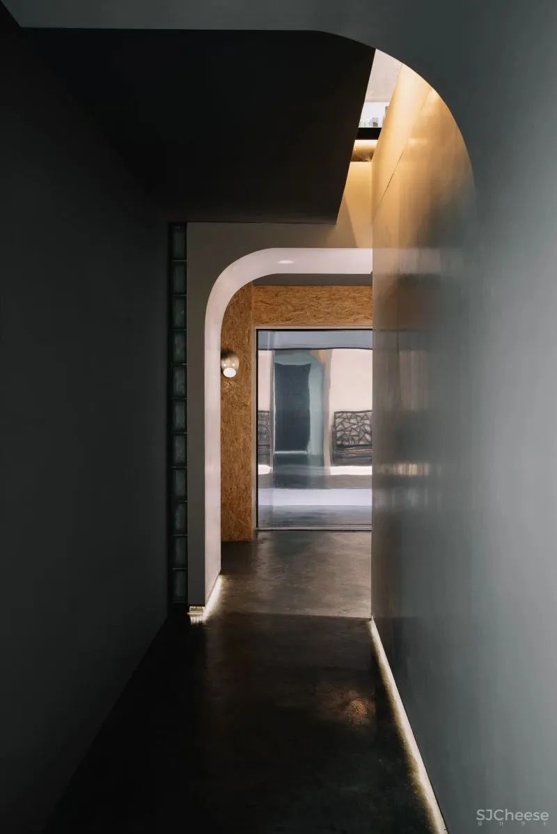 重庆鬼才设计师,教科书级别改造,地窖变身阳光房