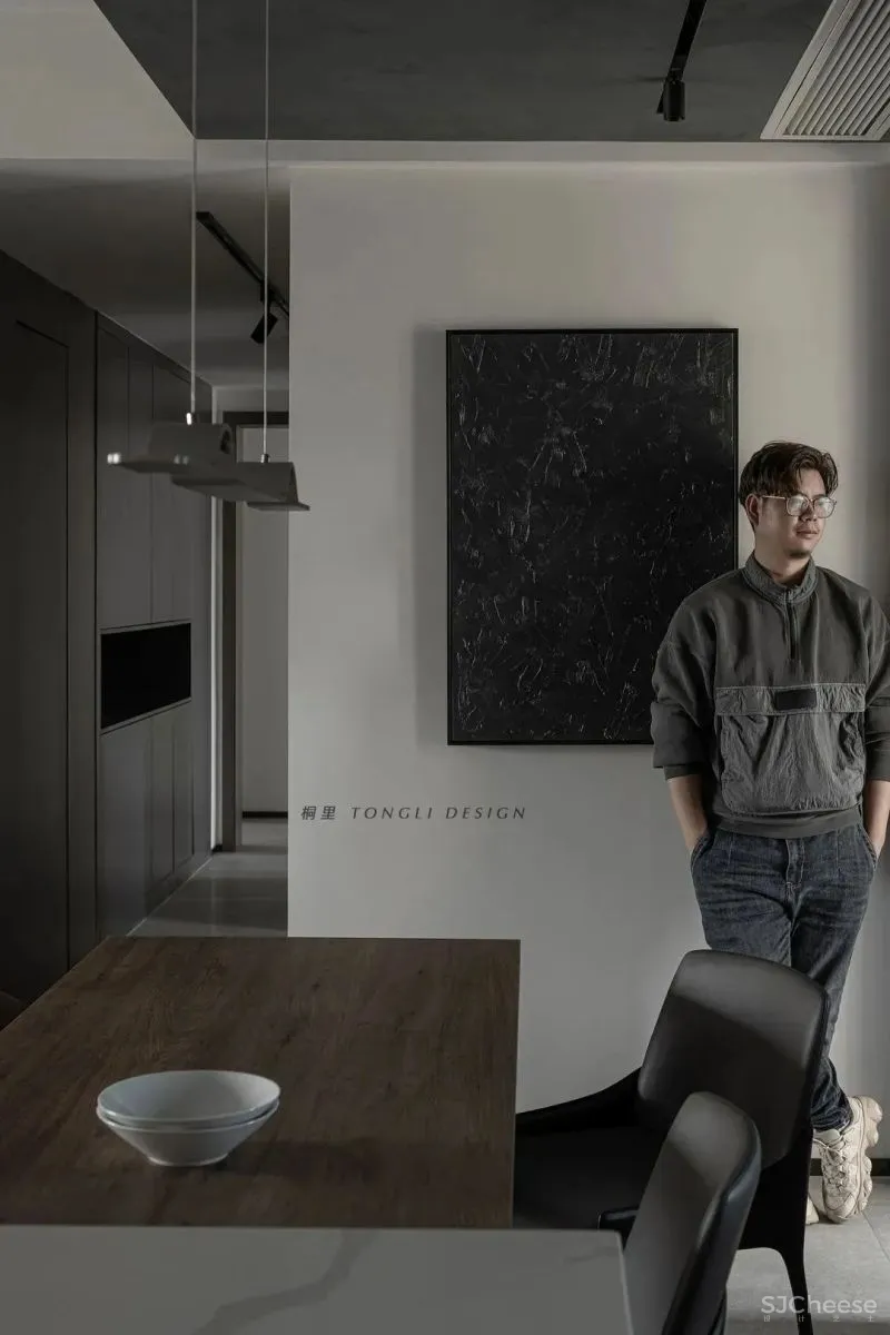 简约黑白灰,LDK一体化设计,拥有MINI花园的轻工业之家 桐里空间设计