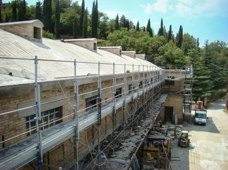 永 恒 的 静 修 一千多年历史的意大利城堡庄园酒店揭幕!