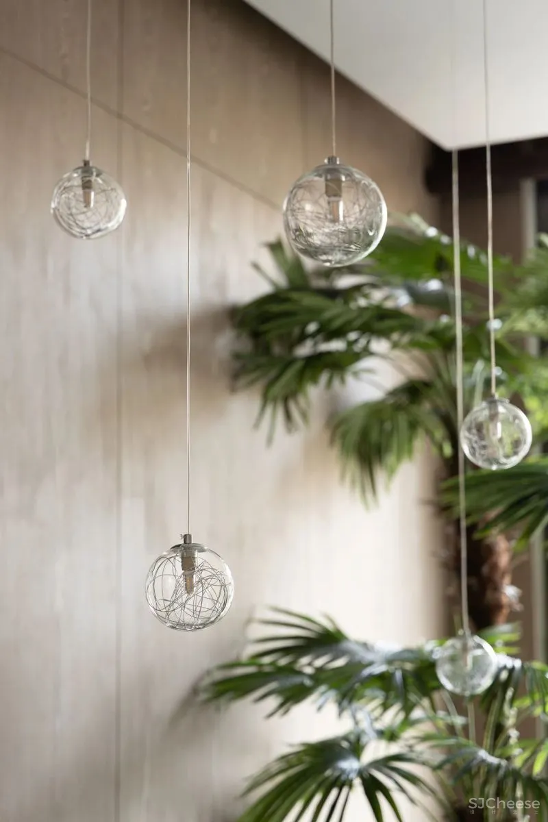 摄取“自然”与“现代”为设计导向和内核,打造一个雅致、高品质的生活美学空间。