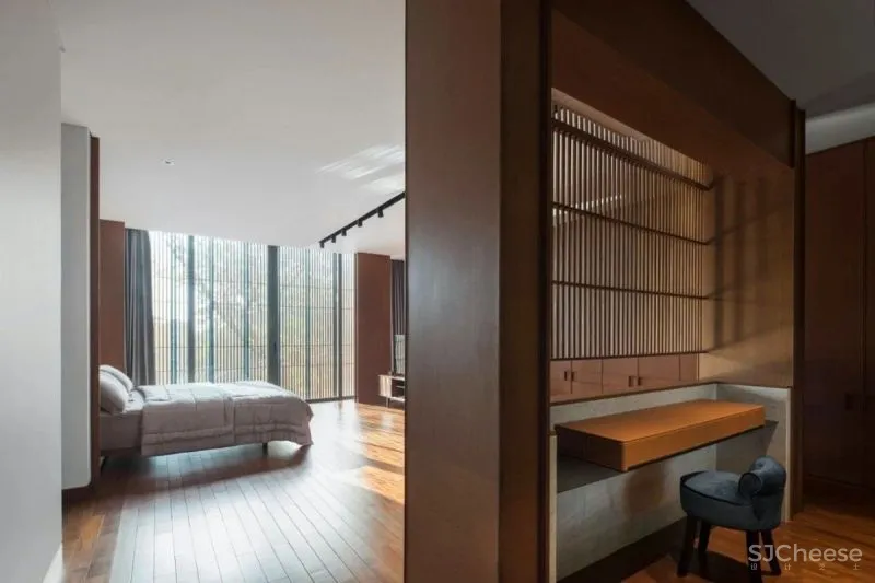 Serene Timber Screen House in Jakarta
