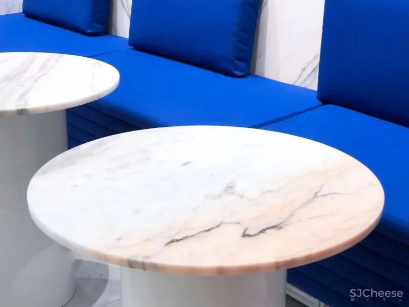 新颖独特的一家迷你茶店